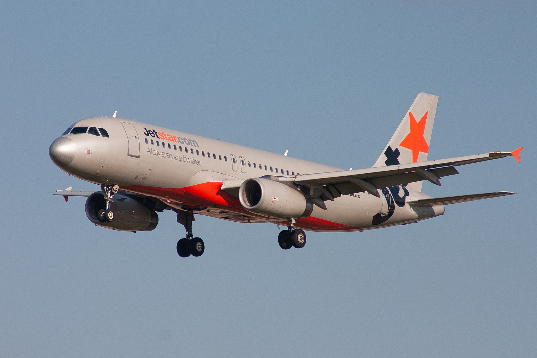 Jetstar Airways Airbus A320-200 VH-JQG at Kingsford Smith