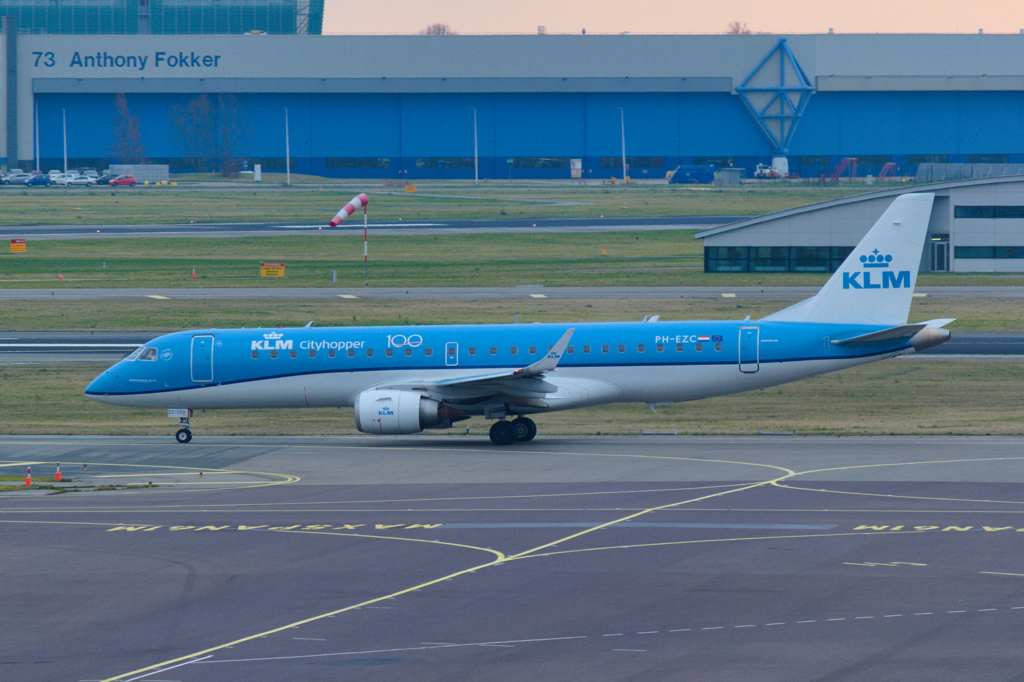 KLM Cityhopper Embraer E190 PH-EZC at Schiphol