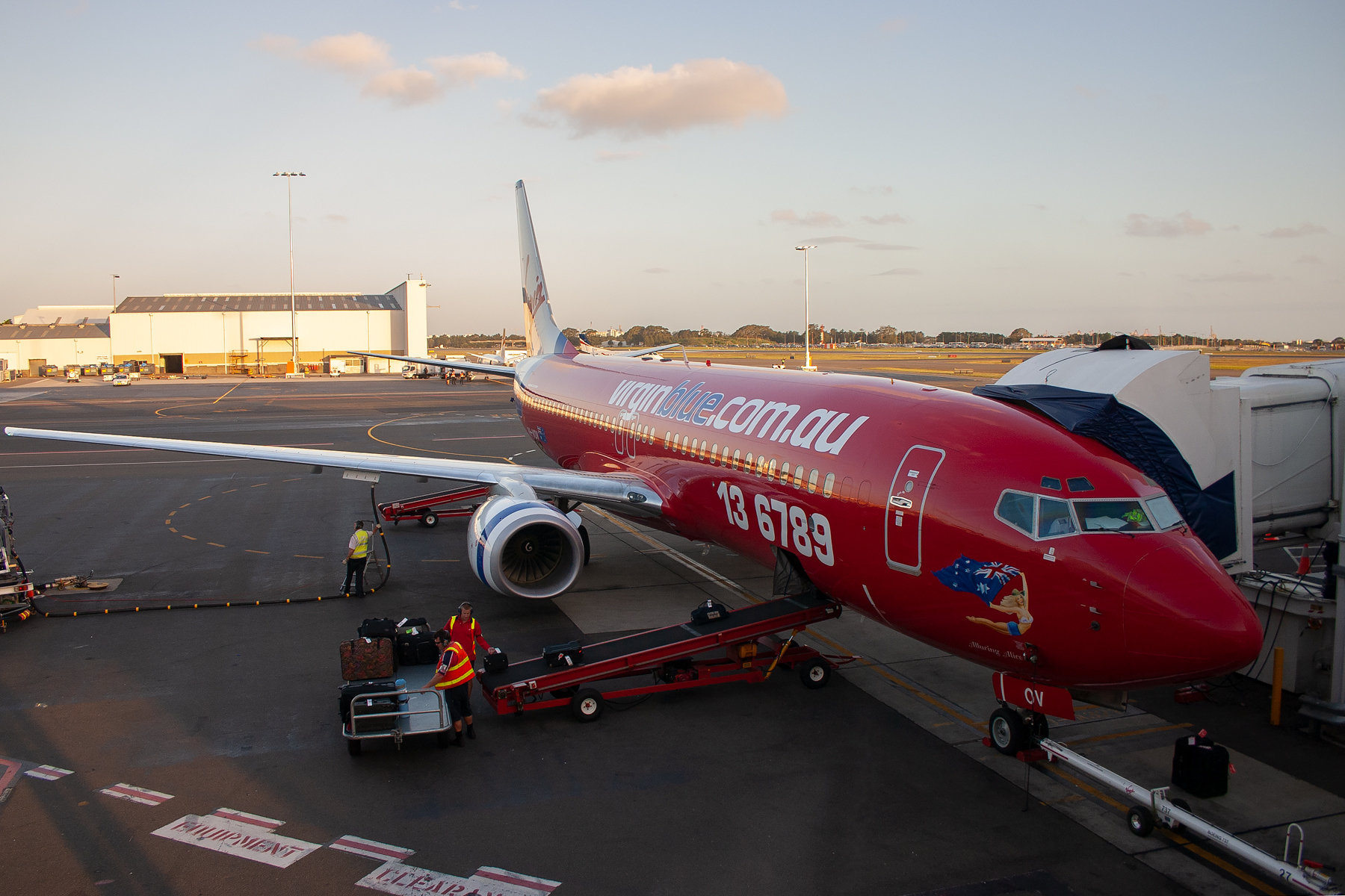 Virgin Blue Airlines Boeing 737-800 VH-VOV at Kingsford Smith