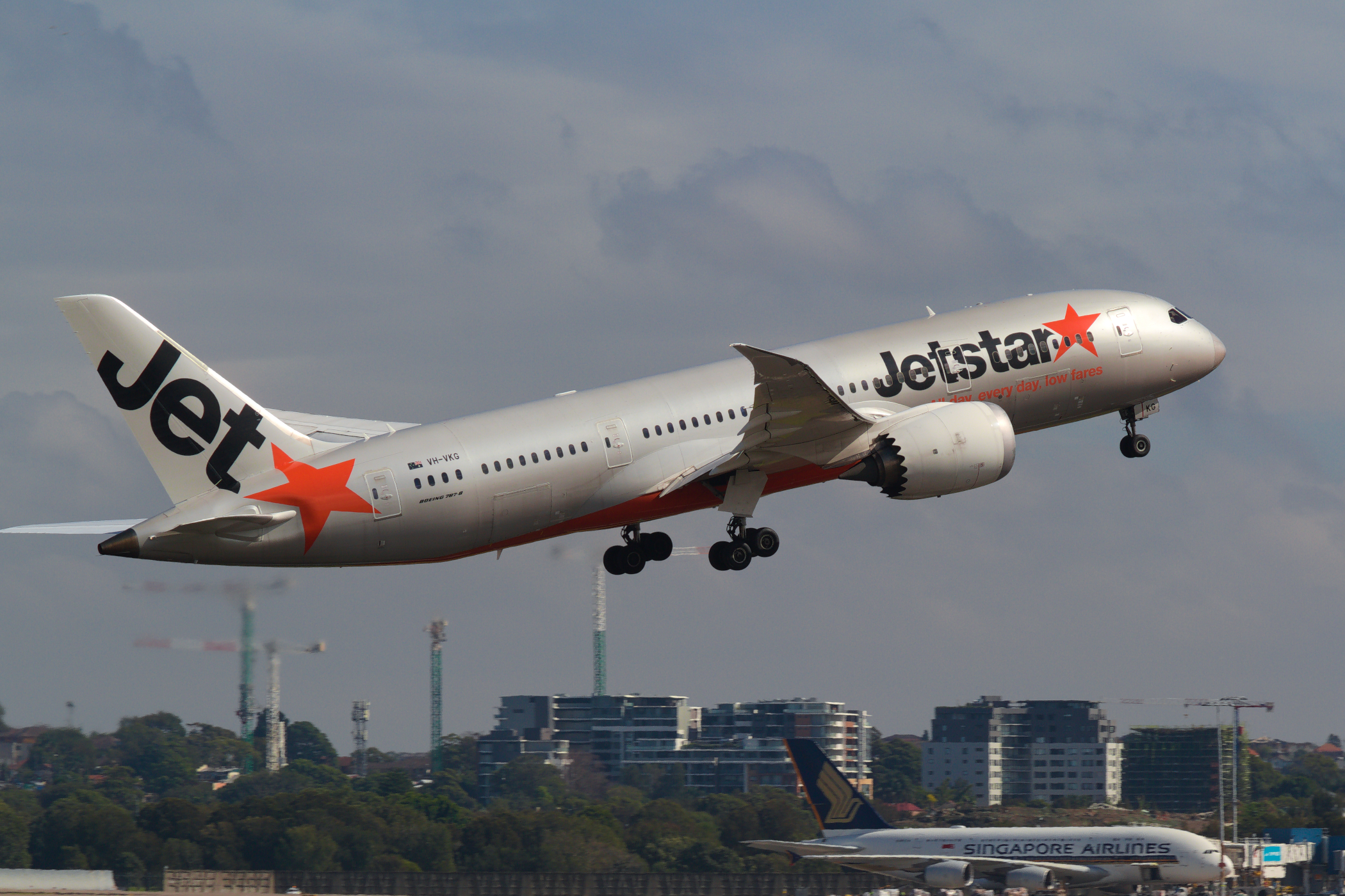 Qantas Boeing 787-800 VH-VKG at Kingsford Smith