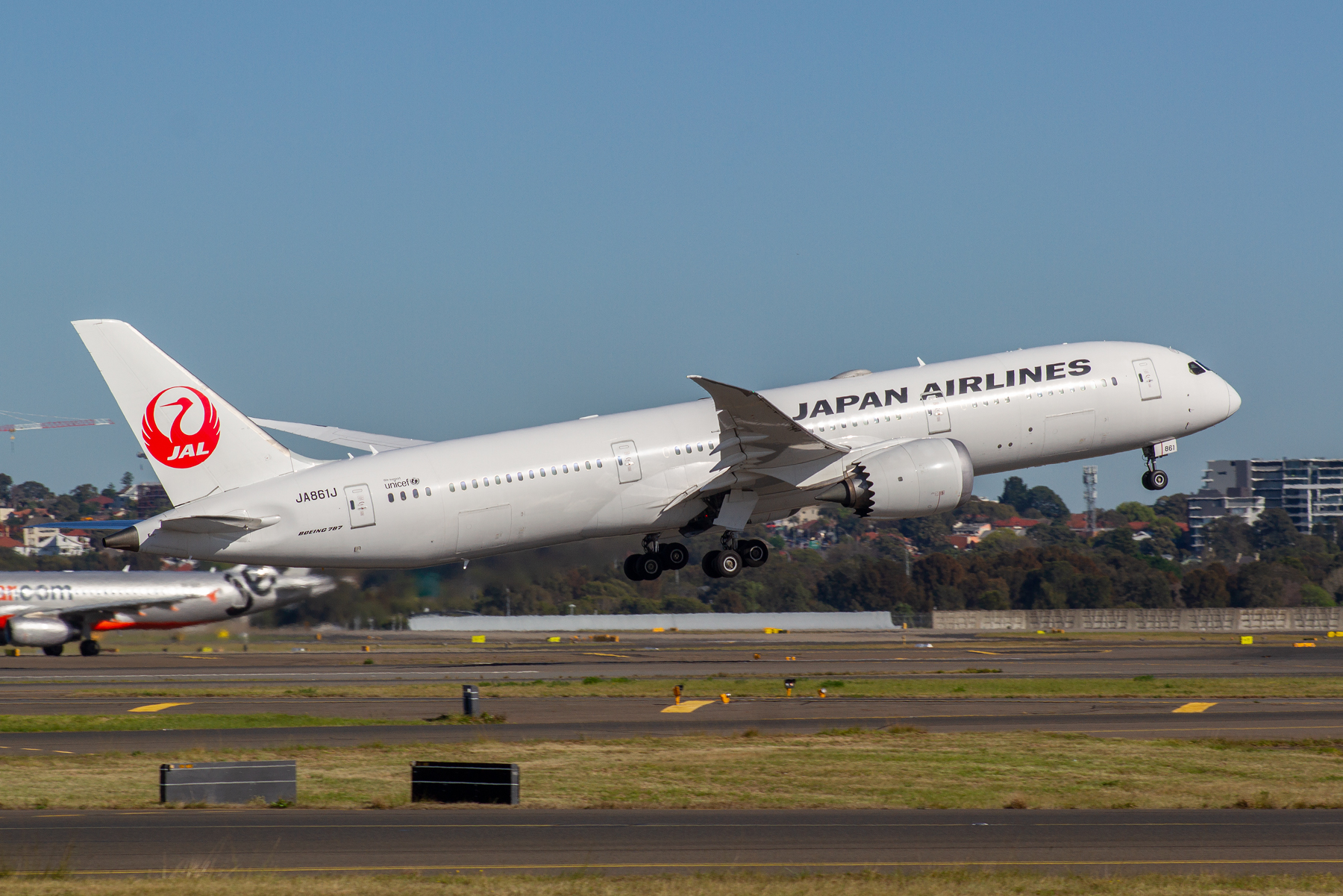 Japan Airlines Boeing 787-900 JA861J at Kingsford Smith