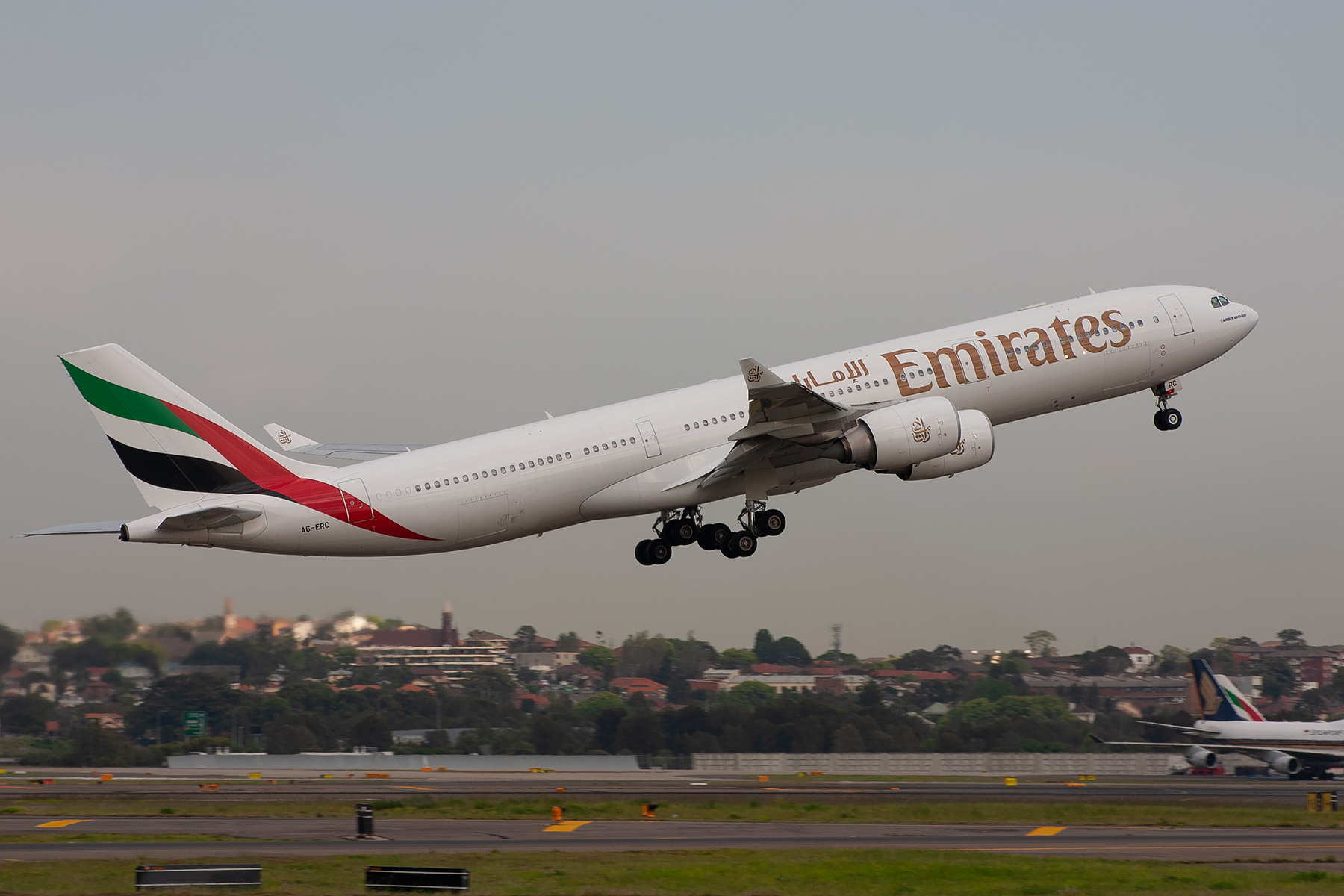 Emirates Airlines Airbus A340-500 A6-ERC at Kingsford Smith