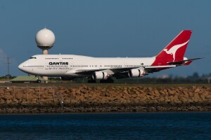 Qantas Boeing 747-400ER VH-OEH at Kingsford Smith