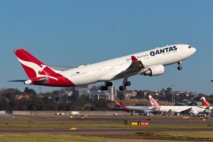 Qantas Airbus A330-200 VH-EBE at Kingsford Smith