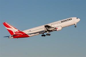 Qantas Boeing 767-300ER VH-OGD at Kingsford Smith