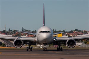 Qantas Boeing 767-300ER VH-OGC at Kingsford Smith