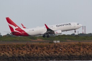 Qantas Boeing 737-800 VH-VZL at Kingsford Smith