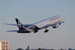 Air New Zealand Boeing 777-300ER ZK-OKR at Kingsford Smith