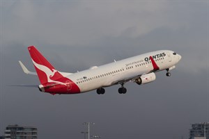 Qantas Boeing 737-800 VH-XZK at Kingsford Smith