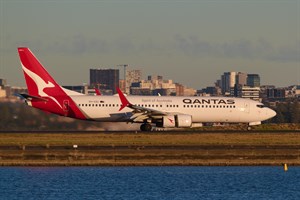 Qantas Boeing 737-800 VH-VZU at Kingsford Smith