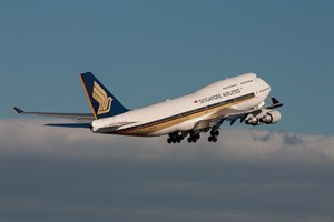 Singapore Airlines Boeing 747-400 9V-SPJ at Kingsford Smith