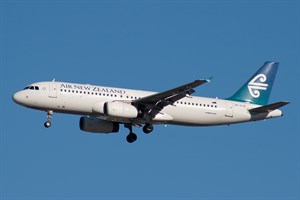 Air New Zealand Airbus A320-200 ZK-OJE at Kingsford Smith
