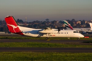 QantasLINK deHavilland Canada DHC8-300 VH-TQK at Kingsford Smith