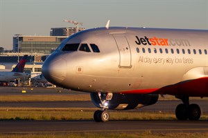 Jetstar Airways Airbus A320-200 VH-VQR at Kingsford Smith