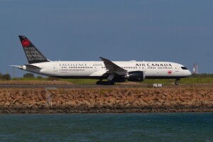 Air Canada Boeing 787-900 C-FSBV at Kingsford Smith