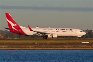 Qantas Boeing 737-800 VH-VZH at Kingsford Smith