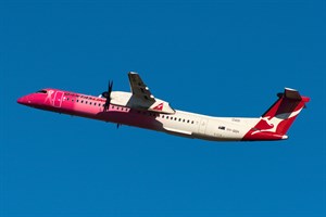 QantasLINK deHavilland Canada DHC8-Q400 VH-QOH at Kingsford Smith