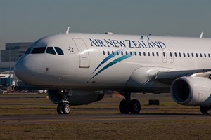 Air New Zealand Airbus A320-200 ZK-OJB at Kingsford Smith