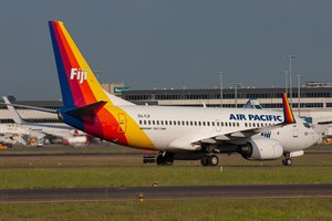 Air Pacific Boeing 737-700 DQ-FJF at Kingsford Smith