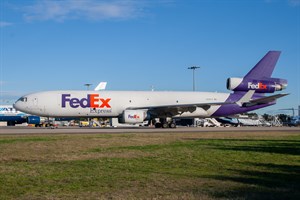 Federal Express McDonnell Douglas MD11 N590FE at Kingsford Smith