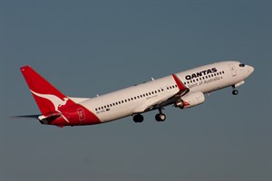 Qantas Boeing 737-800 VH-VXL at Kingsford Smith