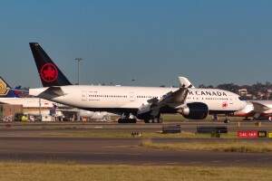 Air Canada Boeing 777-200LR C-FIUJ at Kingsford Smith