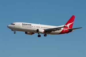 Qantas Boeing 737-400 VH-TJS at Kingsford Smith