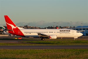 Qantas Boeing 737-400 VH-TJT at Kingsford Smith
