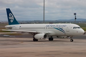 Air New Zealand Airbus A320-200 ZK-OJE at Tullamarine