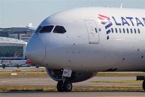 LAN Airlines Boeing 787-800 CC-BBF at Kingsford Smith