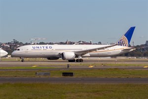 United Airlines Boeing 787-900 N38950 at Kingsford Smith