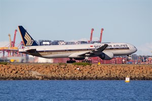 Singapore Airlines Boeing 777-300ER 9V-SWQ at Kingsford Smith