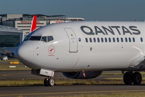 Qantas Boeing 737-800 VH-VYH at Kingsford Smith