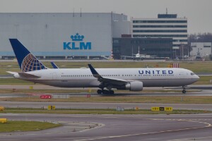 United Airlines Boeing 767-300ER N654UA at Schiphol