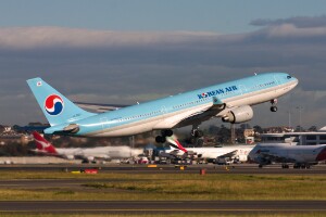 Korean Air Airbus A330-200 HL7552 at Kingsford Smith
