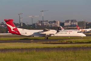 QantasLINK deHavilland Canada DHC8-Q400NG VH-LQJ at Kingsford Smith