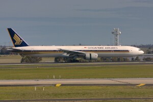 Singapore Airlines Boeing 777-300 9V-SYL at Tullamarine