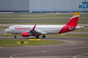 Iberia Express Airbus A320-200 EC-LYE at Schiphol