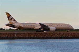 Etihad Airways Boeing 787-900 A6-BLP at Kingsford Smith