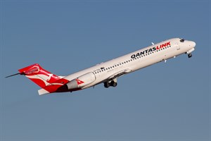 QantasLINK Boeing 717-200 VH-YQX at Kingsford Smith