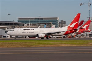 Qantas Boeing 737-800 VH-VXS at Kingsford Smith