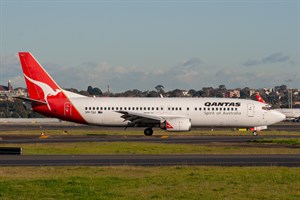 Qantas Boeing 737-400 VH-TJJ at Kingsford Smith