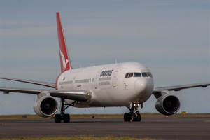 Qantas Boeing 767-300ER VH-ZXA at Kingsford Smith