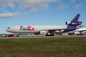 Federal Express McDonnell Douglas MD11 N592FE at Kingsford Smith