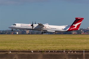 Qantas-Sunstate deHavilland Canada DHC8-Q400NG VH-84E at Kingsford Smith