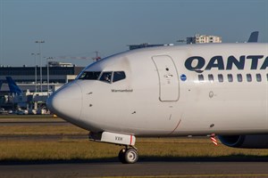 Qantas Boeing 737-800 VH-VXH at Kingsford Smith