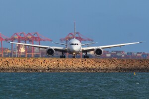 Hainan Airlines Boeing 787-900 B-1540 at Kingsford Smith