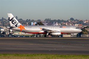 Jetstar Airways Airbus A320-200 VH-VQS at Kingsford Smith