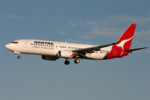 Qantas Boeing 737-800 VH-VXH at Kingsford Smith