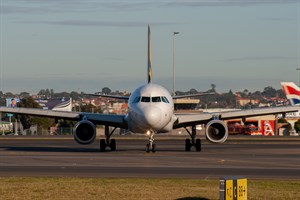 Tiger AW Australia Airbus A320-200 VH-VNB at Kingsford Smith